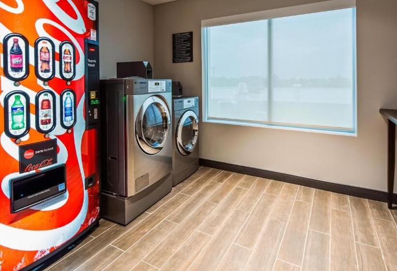 Best Western Plus Bolivar Hotel & Suites