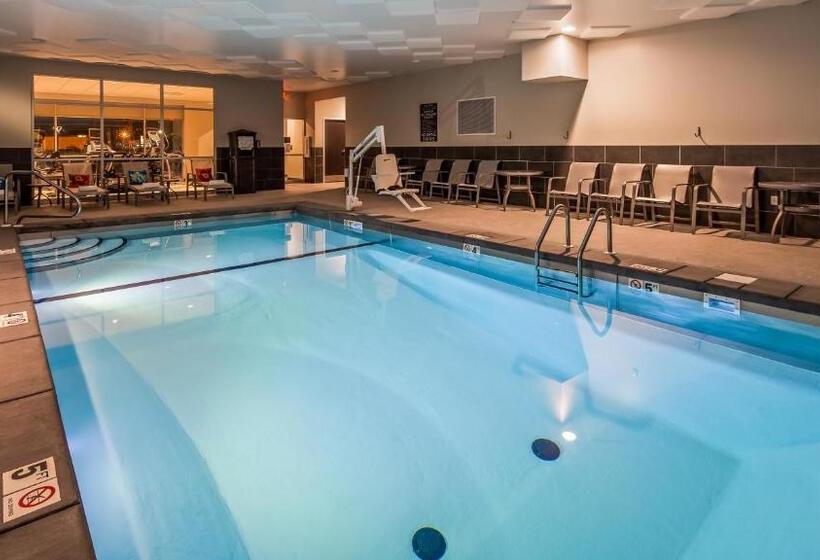 Best Western Plus Bolivar Hotel & Suites