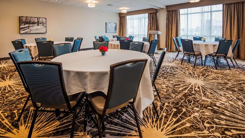 Best Western Plus Bolivar Hotel & Suites