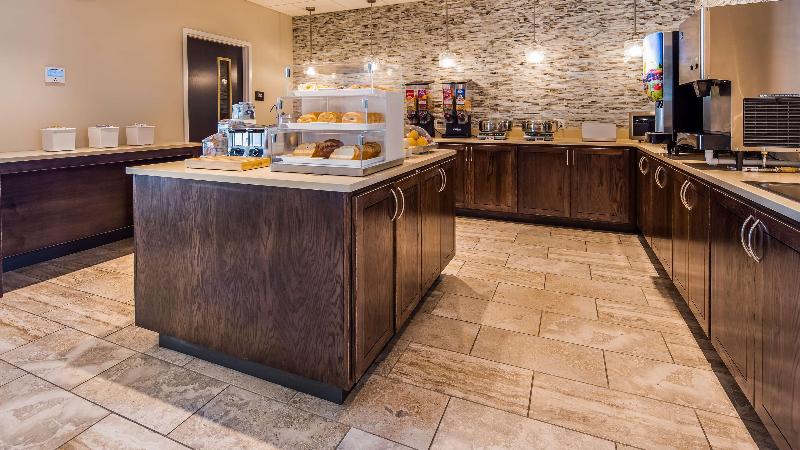 Best Western Plus Bolivar Hotel & Suites