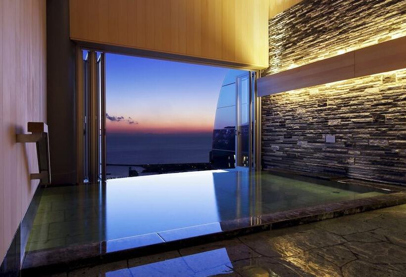 Отель Hoshino Resorts Risonare Atami