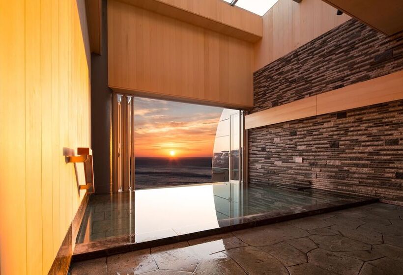 Отель Hoshino Resorts Risonare Atami