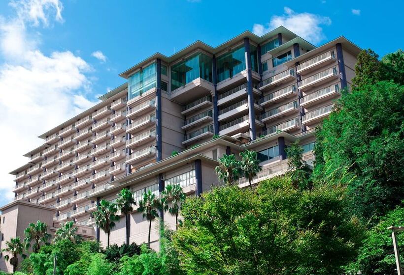 Отель Hoshino Resorts Risonare Atami