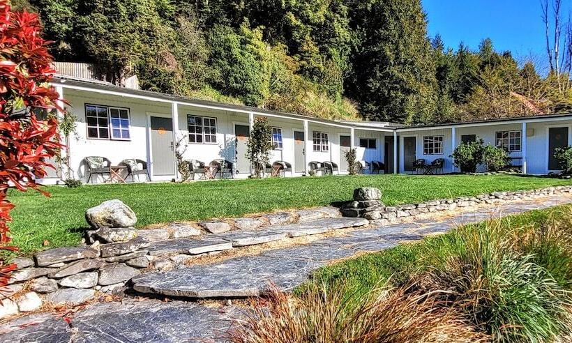 ホテル Kinloch Wilderness Retreat