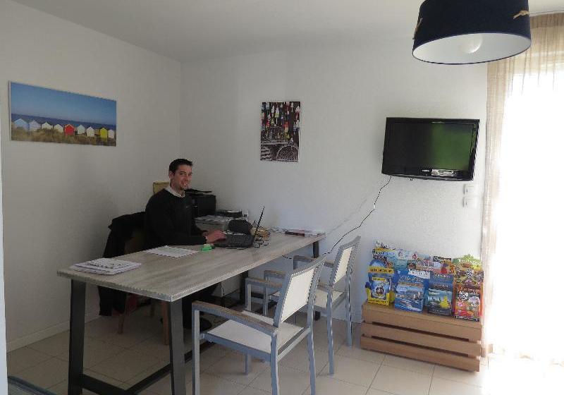 Hotel Les Vagues Bleues