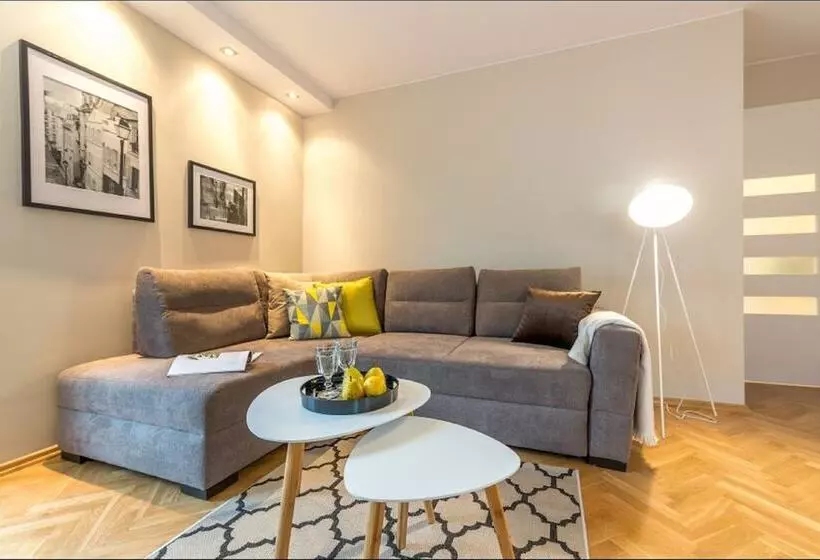 هتل P&o Apartments Chmielna
