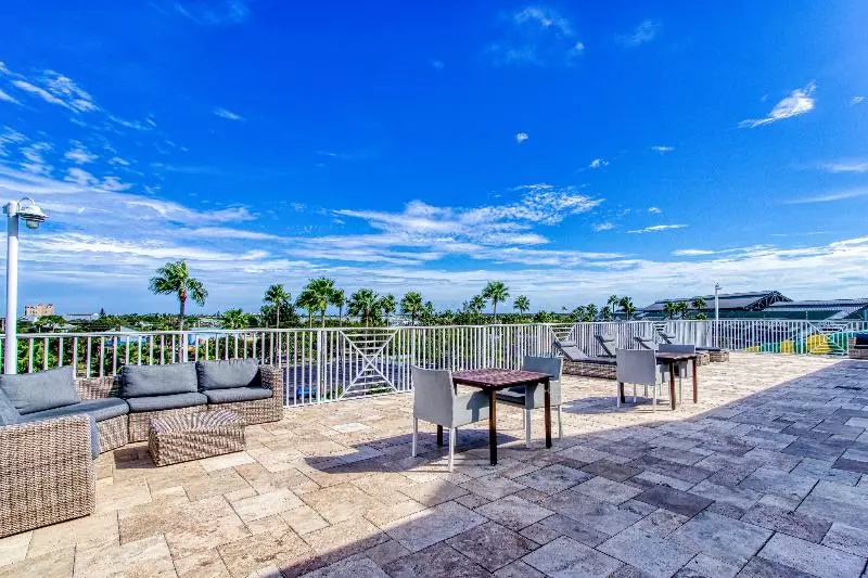 Hotelli Prestige Collection  Harbourside At Marker 33