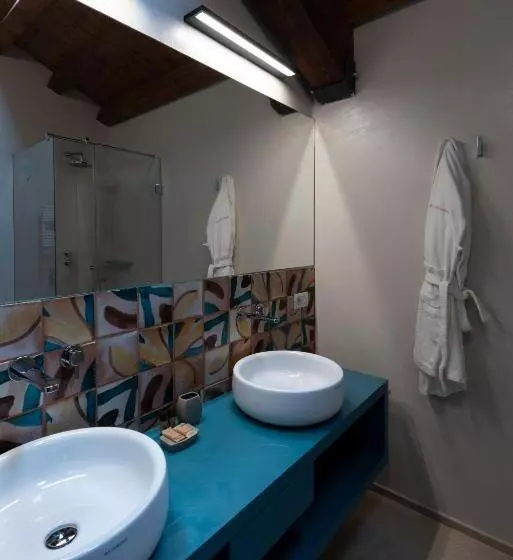 هتل روستایی Borgo Giallonardo Wine Relais