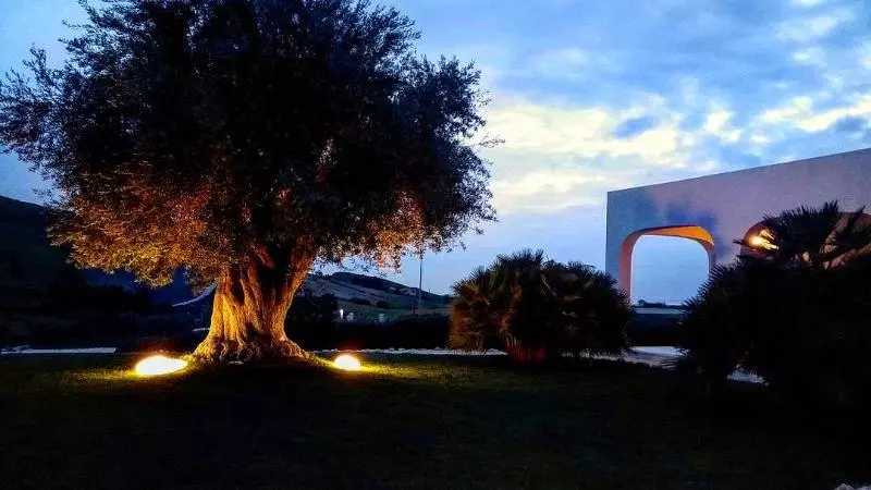 هتل روستایی Borgo Giallonardo Wine Relais