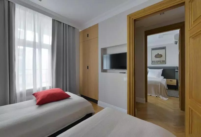 هتل Stradonia Serviced Apartments