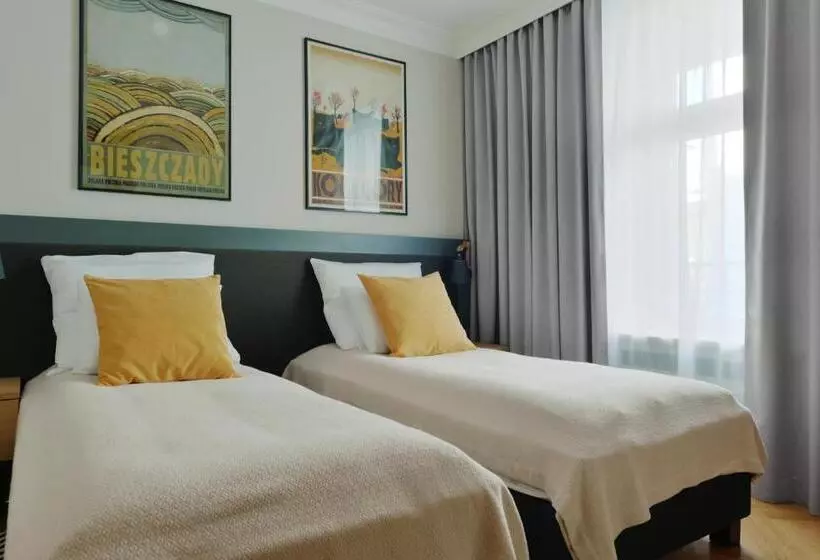 هتل Stradonia Serviced Apartments
