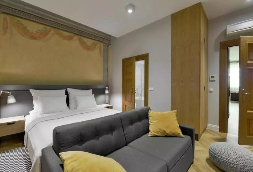 هتل Stradonia Serviced Apartments