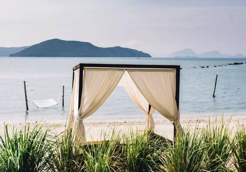 هتل The Beach Samui
