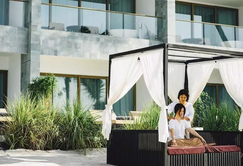 هتل The Beach Samui