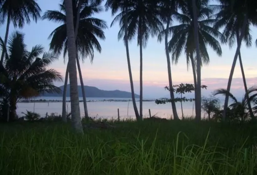 هتل The Beach Samui