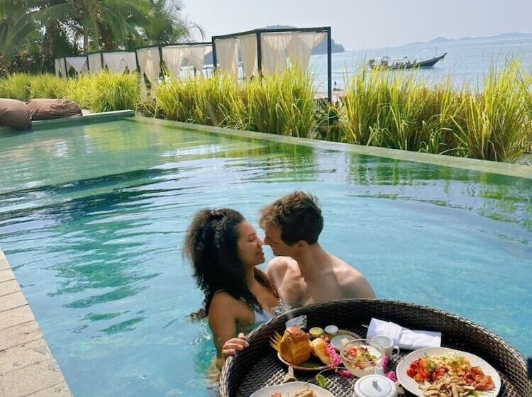 Hotel The Beach Samui