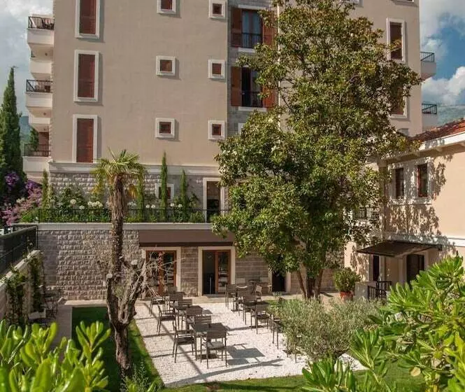 هتل Villa Gracia