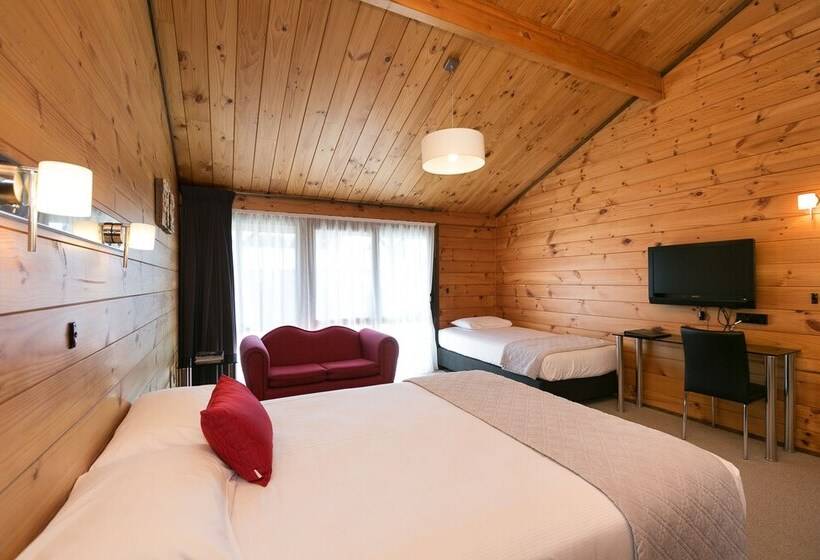 Lockwood Manor Motel