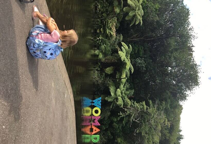 Lockwood Manor Motel