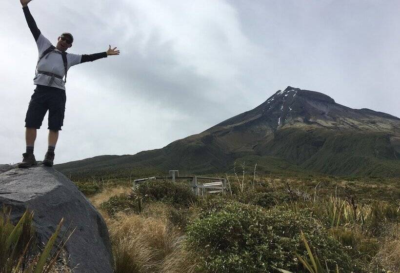 Lockwood Manor Motel