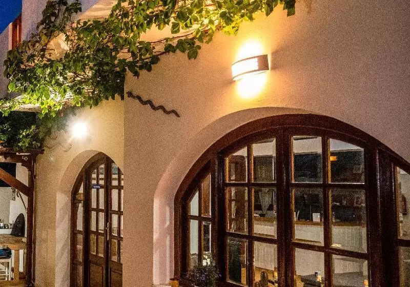 Alexandra Apartments