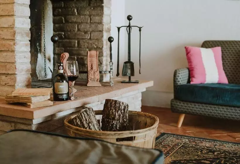 ホテル Agriturismo La Papessa