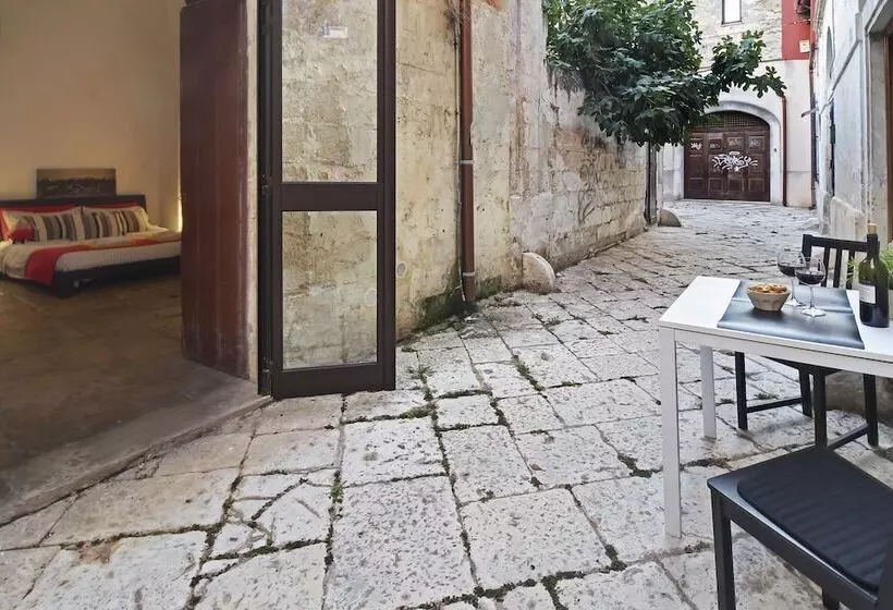 هتل B&b Affittacamere Del Teatro