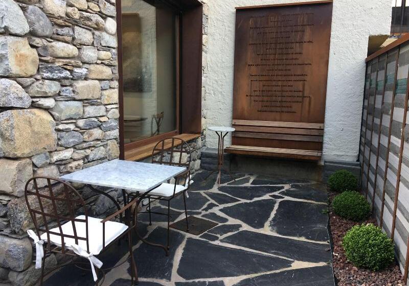 Отель Boutique La Neu