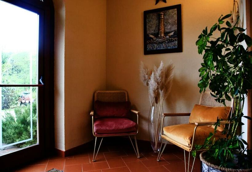 Hotel Faro Rosso