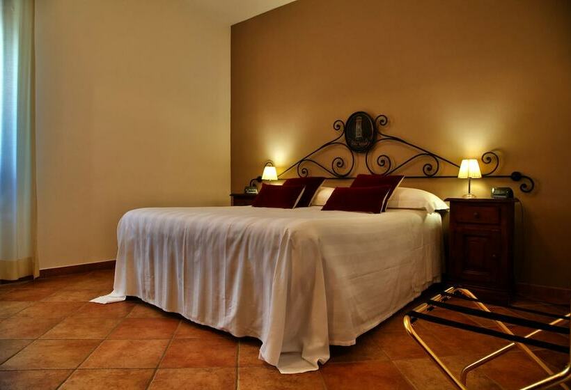 Hotel Faro Rosso
