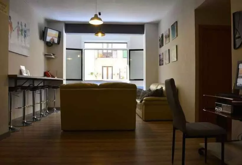 هتل Hostel Usturre