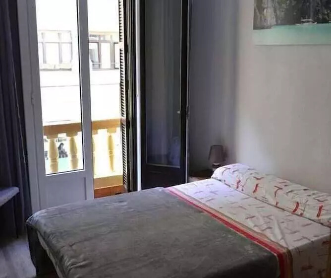 هتل Hostel Usturre