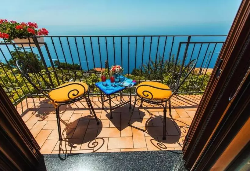 Hotelli Roccia Fiorita