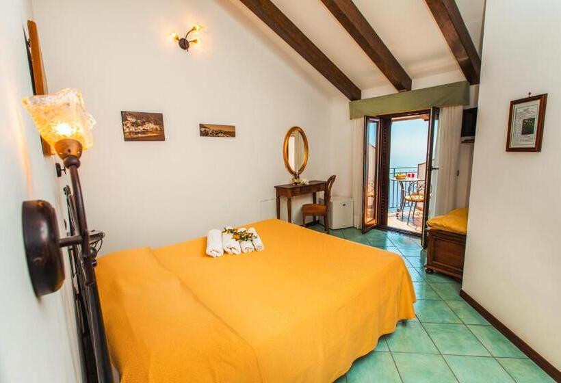 Отель Roccia Fiorita