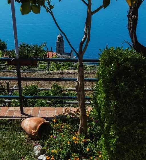 Hotelli Roccia Fiorita