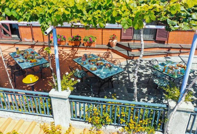 Отель Roccia Fiorita