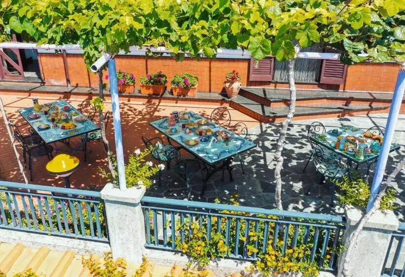 Hotelli Roccia Fiorita