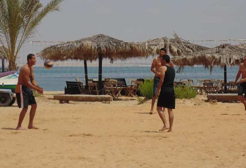 هتل Six Corners Resort