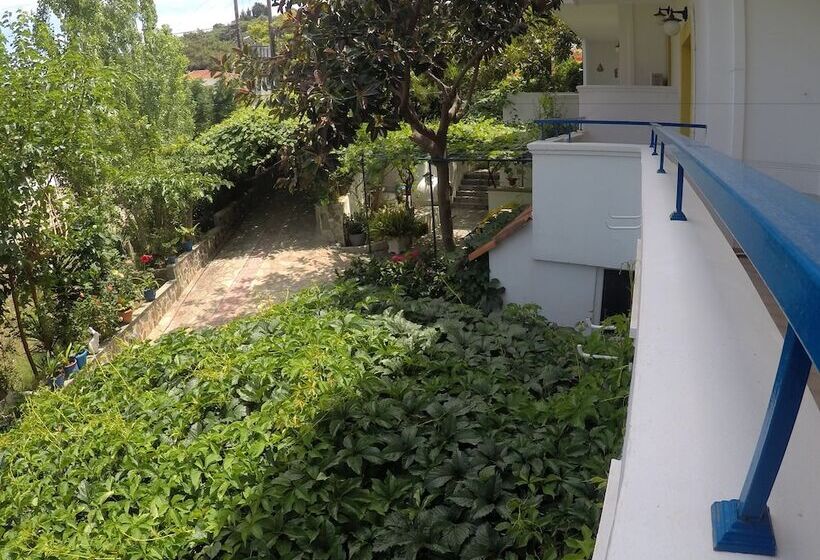 هتل Zafiria Apartments