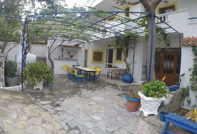 هتل Zafiria Apartments