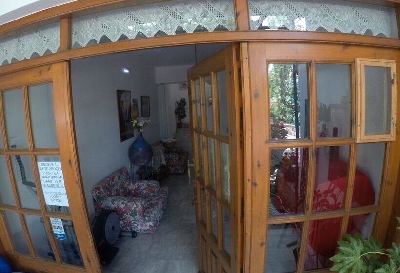 هتل Zafiria Apartments