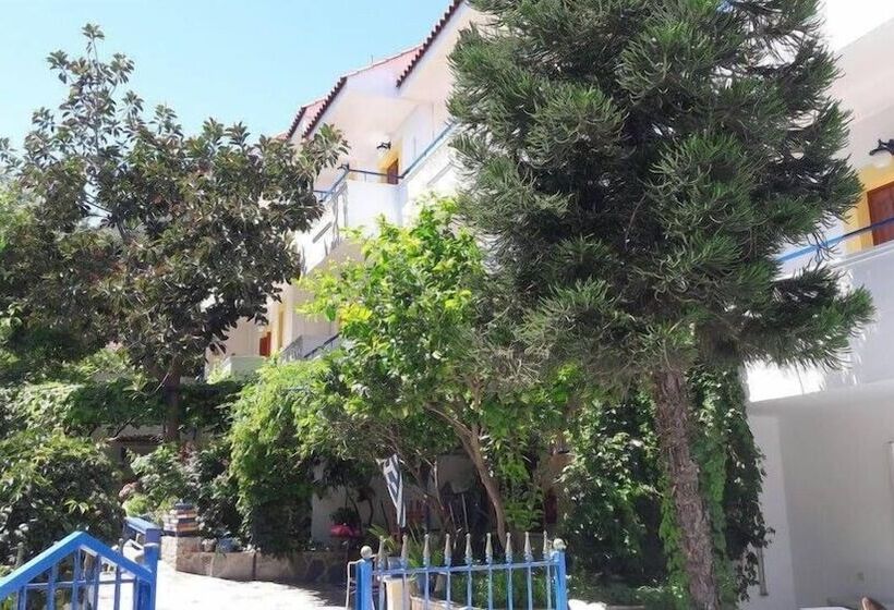 هتل Zafiria Apartments