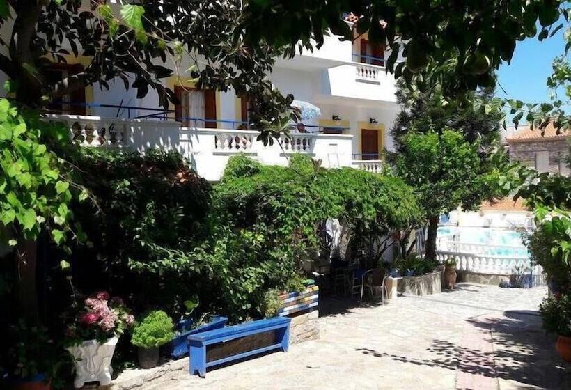 هتل Zafiria Apartments