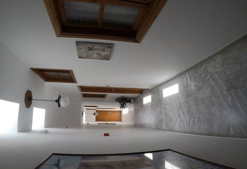 هتل Zafiria Apartments