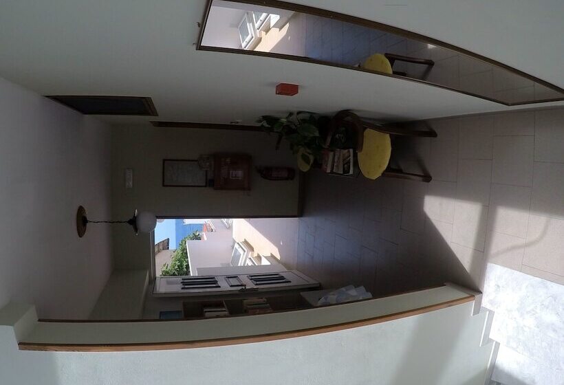 هتل Zafiria Apartments