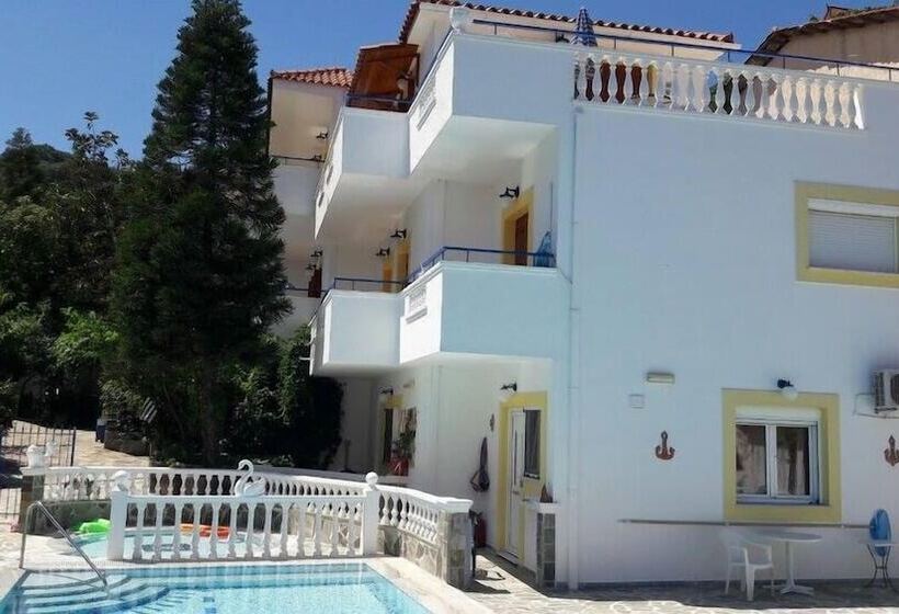 هتل Zafiria Apartments