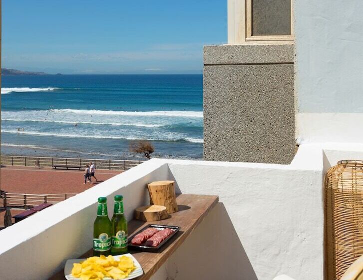 La Ventana Azul Surf Hostel