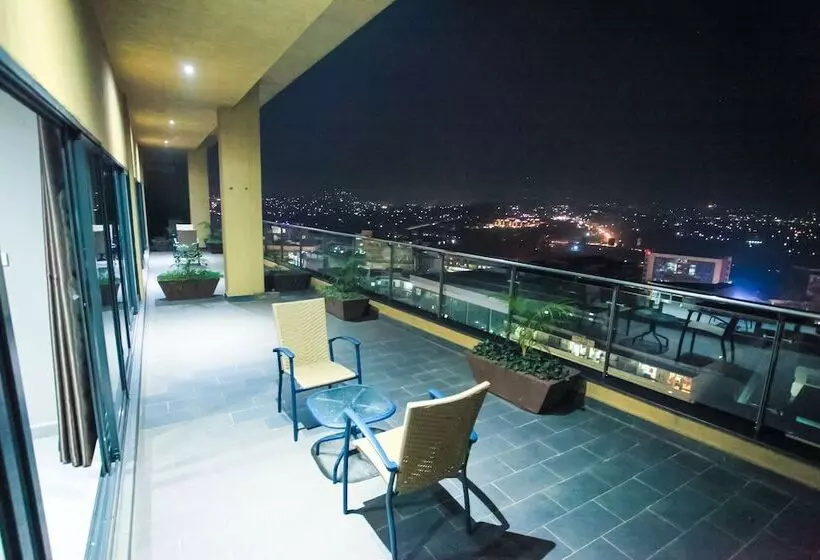 هتل Boulevard Suites