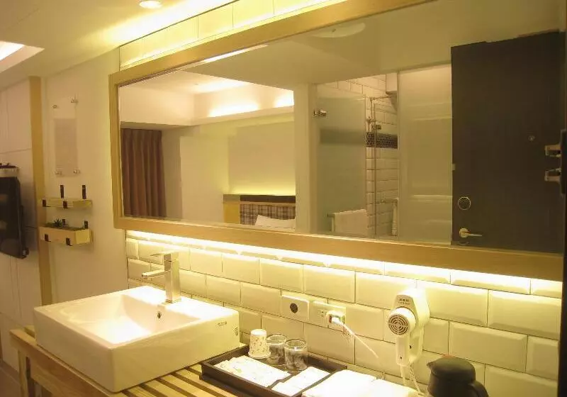 هتل Formosa Boulevard Station Garden