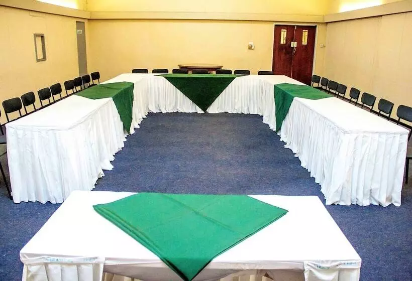 هتل The Grey S Inn